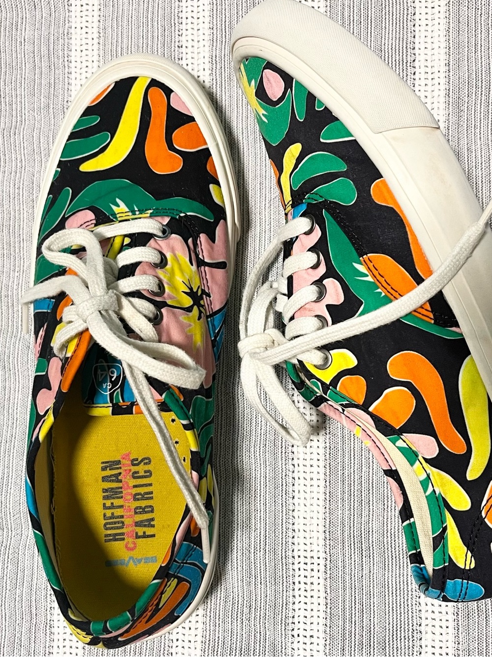9.5 SeaVees Women's Legend Hoffman Floral Canvas Sneakers